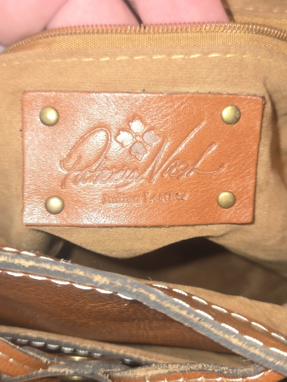 Patricia Nash Aberdeen leather backpack - Picture 7 of 8